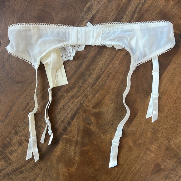 Elle Macpherson Intimates Spree Suspender Creme White Size Small Lace Mesh NWT - Picture 9 of 9